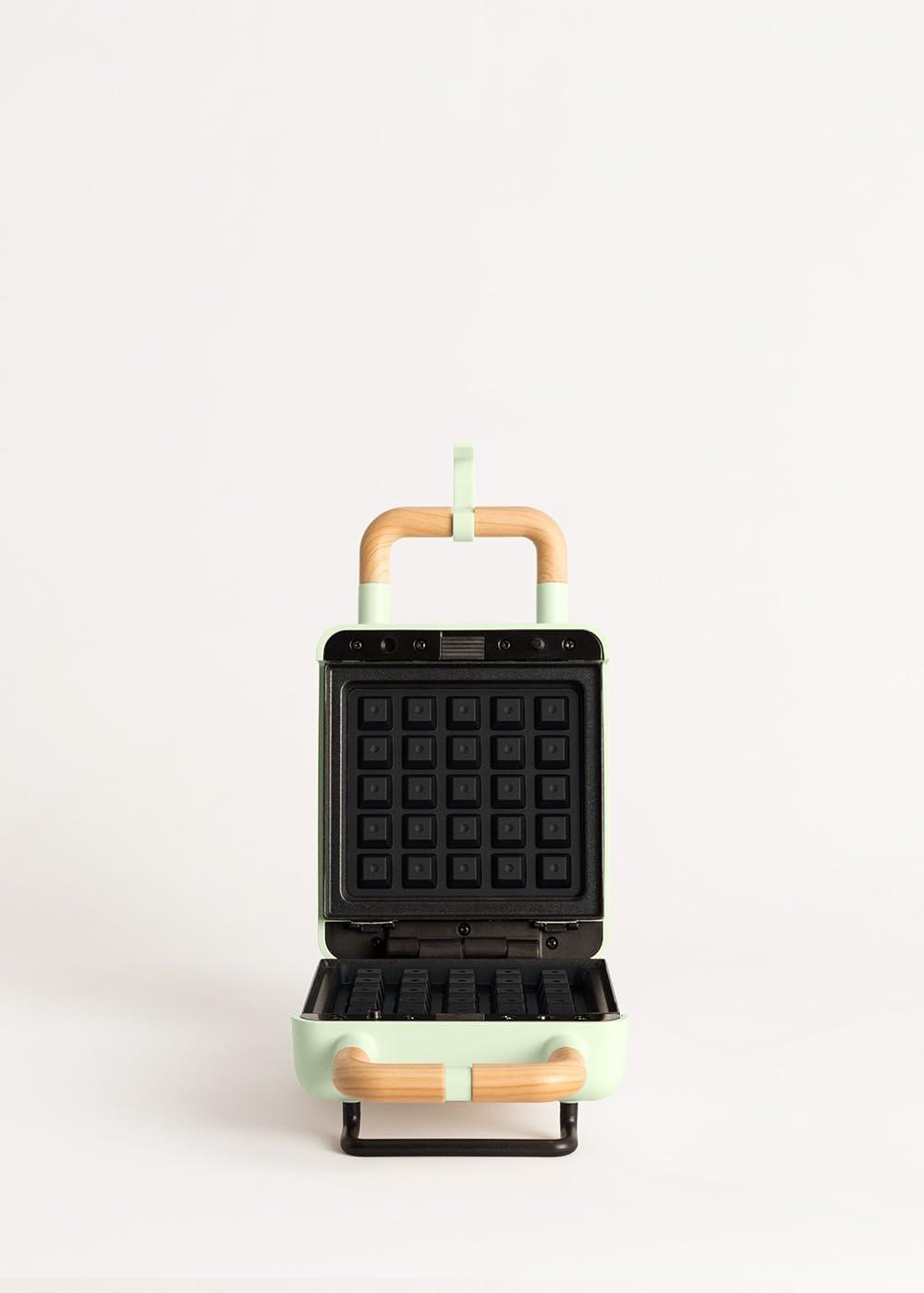 image:imageCREATESTONE STUDIOSandwichGrill et gaufrier quadruple vert sauge 3 plaques interchangeables Grill Gaufre et Sandwich revtement antiadhsif ouverture 180 4 tranches rtro 1600WVert Pastel