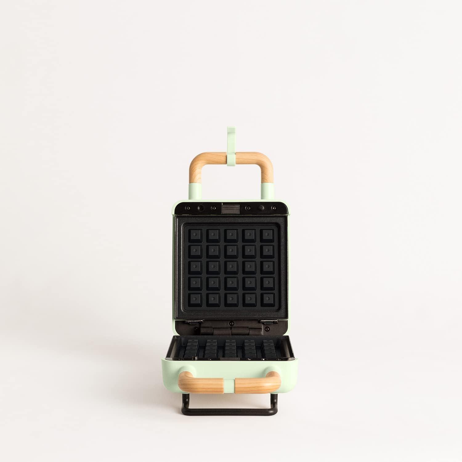 image:imageCREATESTONE STUDIOSandwichGrill et gaufrier quadruple vert sauge 3 plaques interchangeables Grill Gaufre et Sandwich revtement antiadhsif ouverture 180 4 tranches rtro 1600WVert Pastel