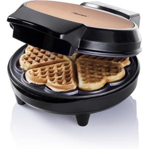 Bestron Gaufrier pour Gaufres Classiques en Forme de Coeur, Gaufrier avec Revêtement Anti-Adhésif pour Gaufres en Forme de Coeur, 700 Watts, Couleur: Argent(Cuivre)