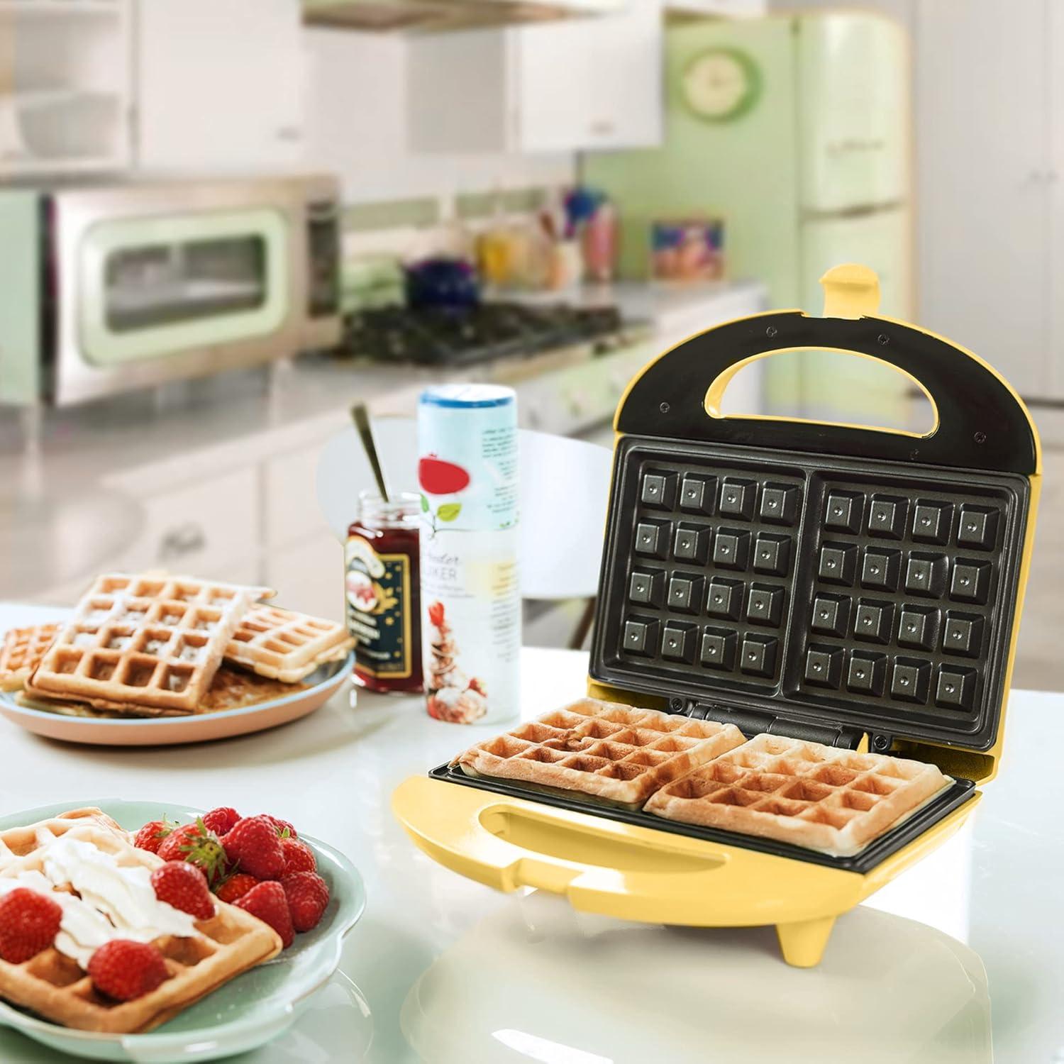 image:imageBestron Gaufrier pour Gaufres de Bruxelles Gaufrier avec Revtement AntiAdhsif Design Rtro 700 Watts Couleur Menthe VertJaune