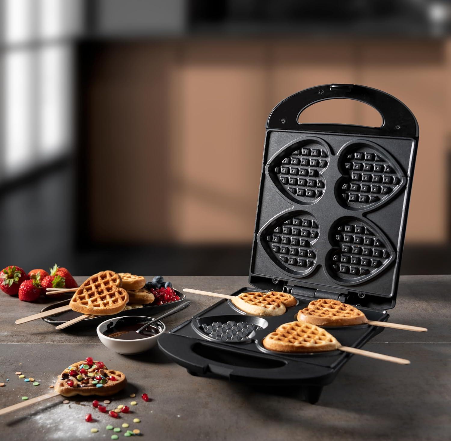 image:imageBestron Gaufrier pour de petites gaufres en forme de cur piques sur btonnet Design rtro Sweet Dreams 780 W RoseNoir