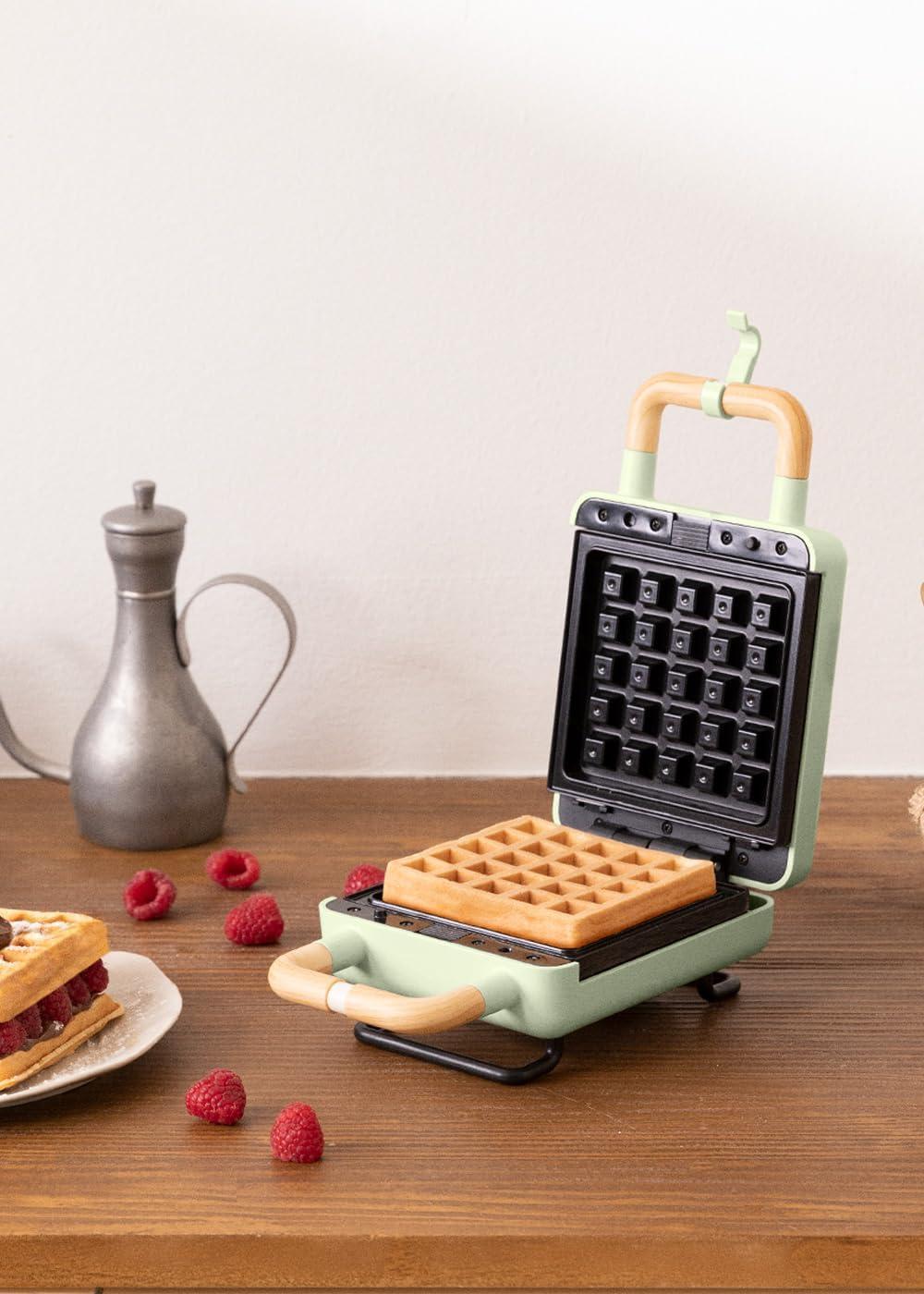 image:imageCREATESTONE STUDIOSandwichGrill et gaufrier quadruple vert sauge 3 plaques interchangeables Grill Gaufre et Sandwich revtement antiadhsif ouverture 180 4 tranches rtro 1600WVert Pastel