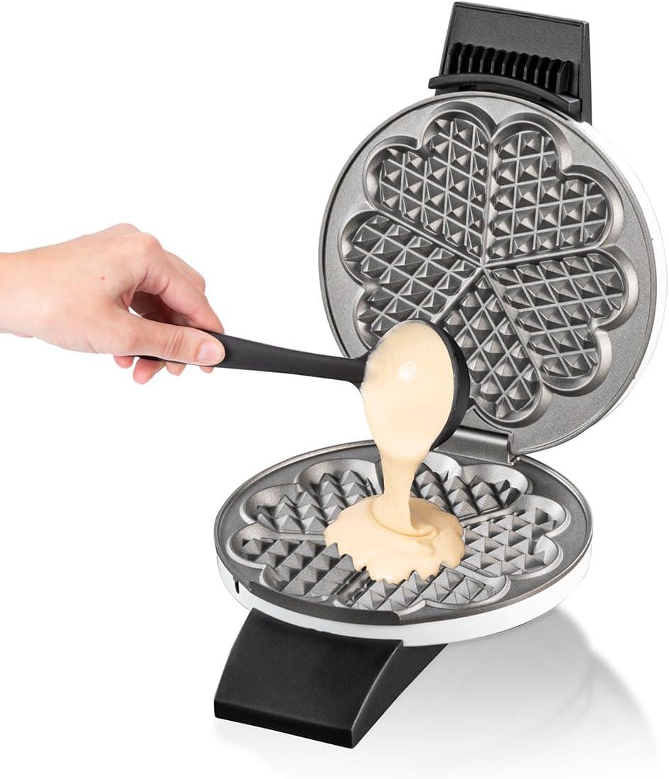 image:imageCloer 1620 Gaufrier pour gaufres en forme de cur 930 W taille de gaufre 155 cm degr de brunissement infiniment variable noirBlanc